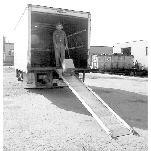 Passerelles en aluminium a/dessus perfor&eacute; &agrave; rainures, Capacit&eacute; de 2000 lb, 38" la x 8' lo SPOC Demo