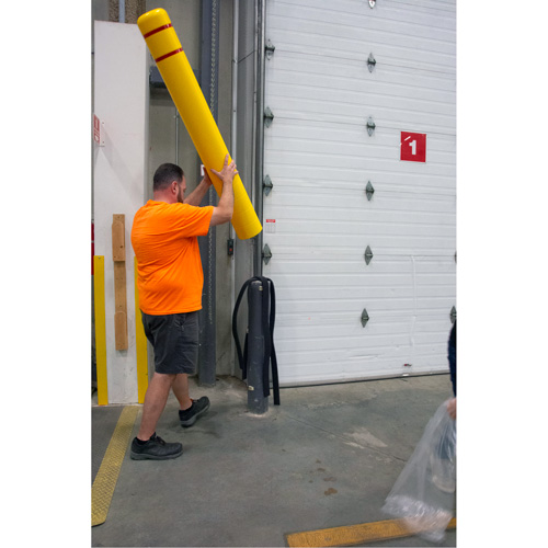 Capuchon en poly&eacute;thyl&egrave;ne pour borne de protection, 6-5/8" dia. x 60" l, Rouge/Jaune SPOC Demo