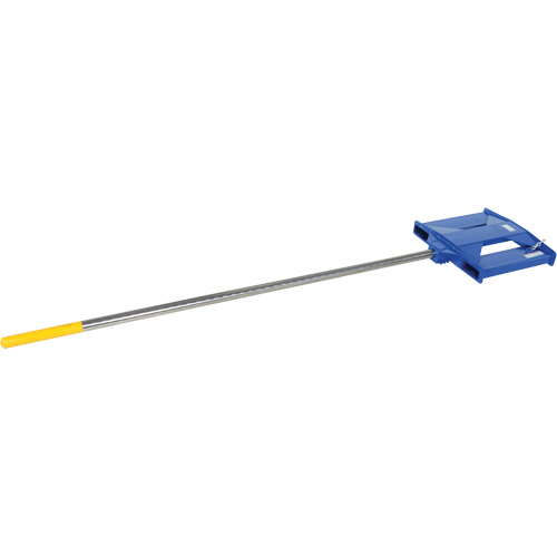 P&ocirc;le de transport de tapis pour chariot &eacute;l&eacute;vateur, 120-1/2" longueur, Install&eacute; sur fourche, Capacit&eacute; de 2200 lb SPOC Demo