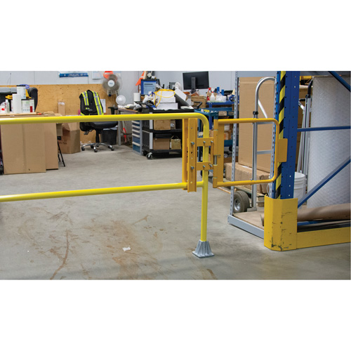 Safety Swing Gate, 21" H x 16" - 26" W SPOC Demo