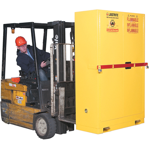 Armoire de rangement haute s&eacute;curit&eacute; avec barre en acier pour produits inflammables, 45 gal., 2 tablettes SPOC Demo