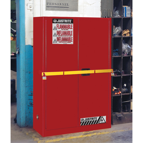 Armoire de rangement haute s&eacute;curit&eacute; avec barre en acier pour produits inflammables, 45 gal., 2 tablettes SPOC Demo