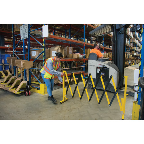 Expandable Barrier, 37" H x 11' L, Black/Yellow SPOC Demo