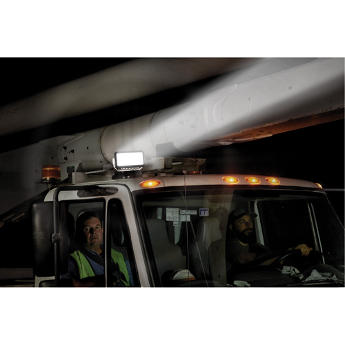 Ensemble d'&eacute;clairage orientable polyvalent &agrave; t&eacute;l&eacute;commande, DEL, 4250 lumens SPOC Demo