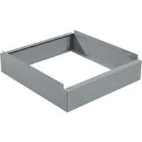 Base en retrait pour casiers &eacute;conomiques Clean Line, 1 Blocs, 4" lo x 12" la x 18" p, Gris, Acier SPOC Demo
