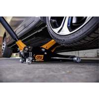 Aluminum Racing Jack, 2 Ton(s) Capacity, 3-1/4" Lowered, 18-1/2" Raised, Manual Hydraulic SPOC Demo