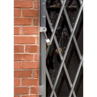 Barri&egrave;res de porte robustes, Simple, 4' lo x 5' 9" h d&eacute;ploy&eacute; SPOC Demo