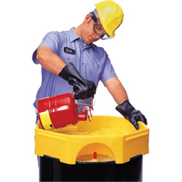Bung Access Ultra-Drum Funnel avec bec verseur SPOC Demo