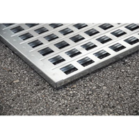 Ultra-Spill Pallet en acier, 4 barils, Capacit&eacute; de d&eacute;versement 68 gal. US, 49,1" x 47,1" x 10,9" SPOC Demo