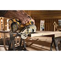 Scie circulaire sans balai Flexvolt Max avec frein &eacute;lectrique (outil seulement), 7-1/4", 60 V SPOC Demo