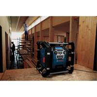 Radio de chantier avec Bluetooth 5.0 et station dalimentation, Lithium-ion, 18 V SPOC Demo